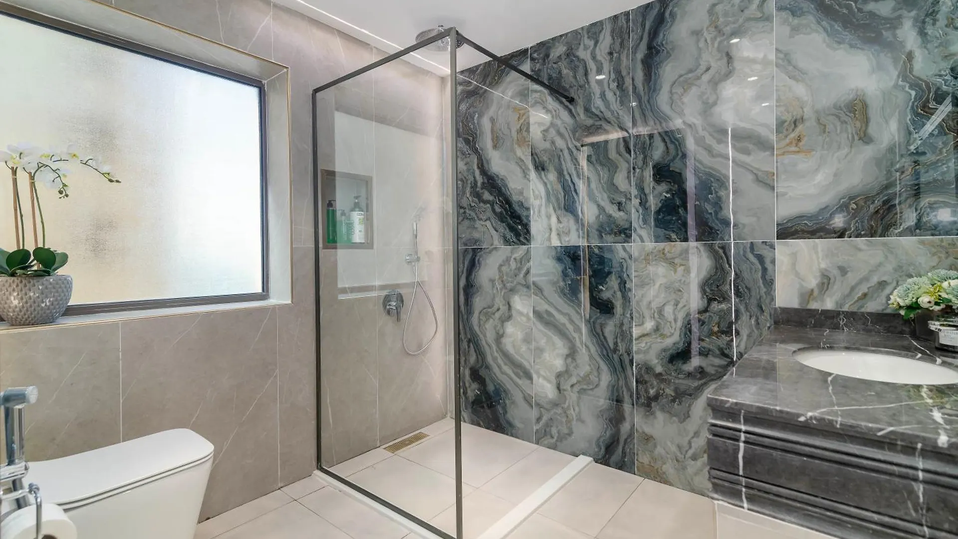 Usmans 4Bdrm Apartment Sea View Rimal 두바이
